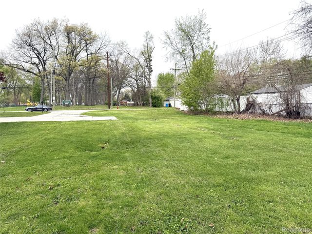 27860 Park Court, Madison Heights, MI 48071