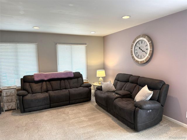 27860 Park Court, Madison Heights, MI 48071