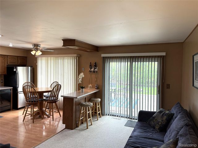 27860 Park Court, Madison Heights, MI 48071