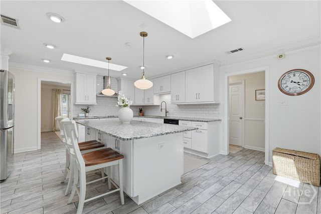 11 Monastery Road W, Savannah, GA 31411