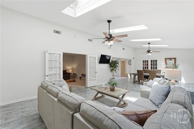 11 Monastery Road W, Savannah, GA 31411
