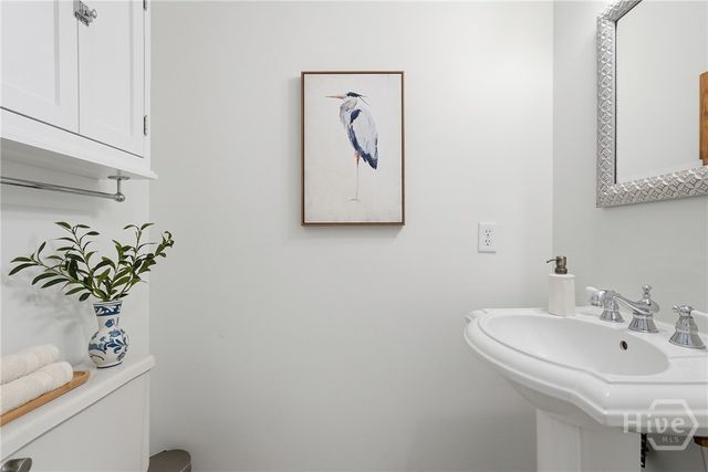 11 Monastery Road W, Savannah, GA 31411
