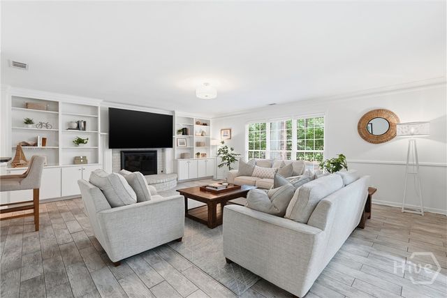 11 Monastery Road W, Savannah, GA 31411