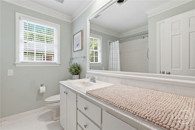 11 Monastery Road W, Savannah, GA 31411