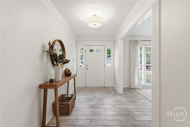 11 Monastery Road W, Savannah, GA 31411