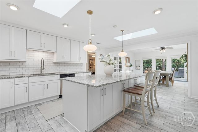 11 Monastery Road W, Savannah, GA 31411