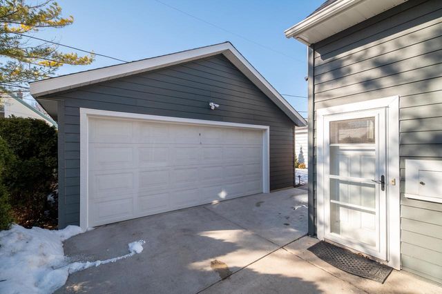 2431 N 70th STREET, Wauwatosa, WI 53213