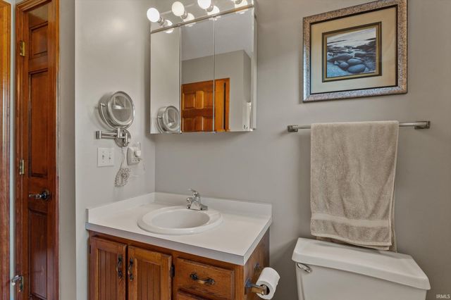 10538 E Brookston Drive, Osceola, IN 46561