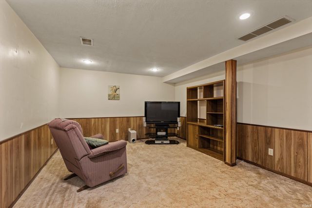 10538 E Brookston Drive, Osceola, IN 46561