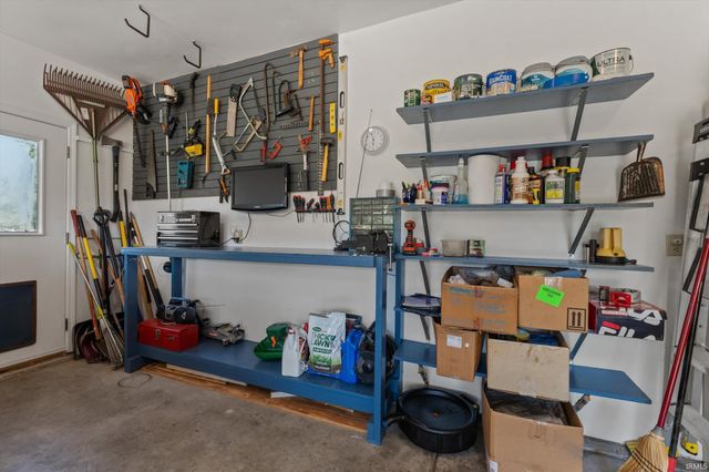10538 E Brookston Drive, Osceola, IN 46561