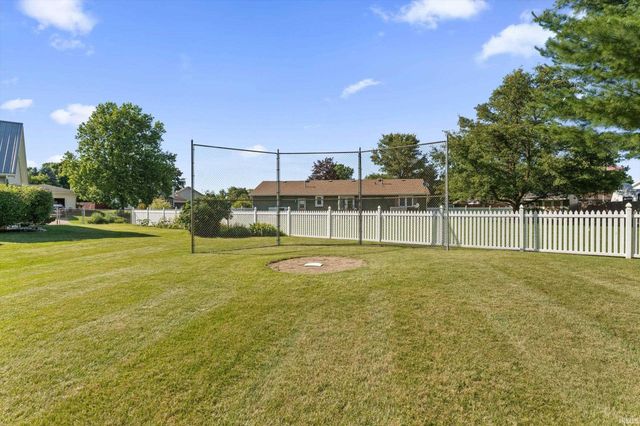 10538 E Brookston Drive, Osceola, IN 46561