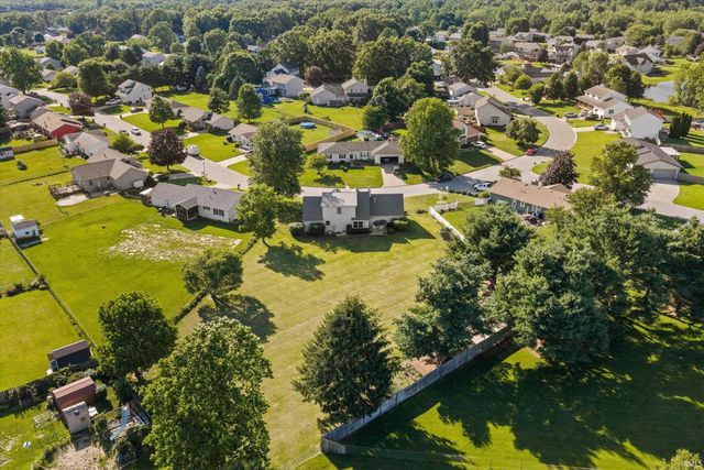 10538 E Brookston Drive, Osceola, IN 46561