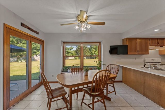 10538 E Brookston Drive, Osceola, IN 46561
