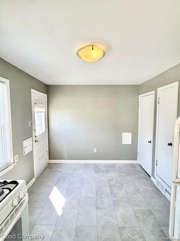 319 S Pleasant Street, Royal Oak, MI 48067