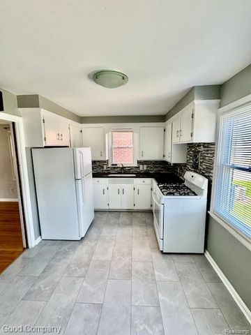 319 S Pleasant Street, Royal Oak, MI 48067