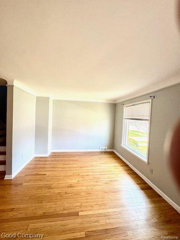 319 S Pleasant Street, Royal Oak, MI 48067