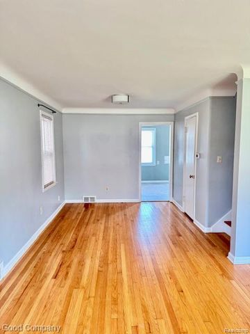 319 S Pleasant Street, Royal Oak, MI 48067