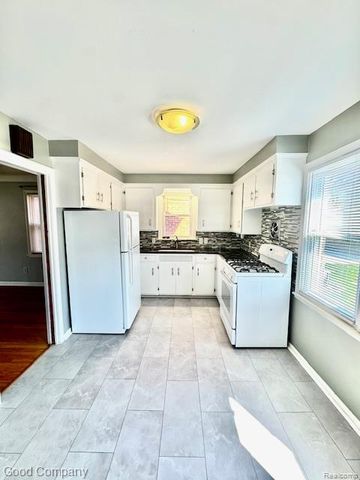 319 S Pleasant Street, Royal Oak, MI 48067