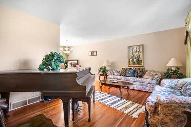 4080 Thar Road, Coloma, MI 49038