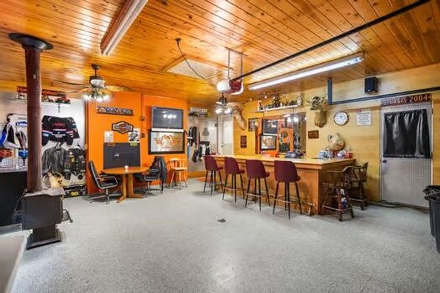 4080 Thar Road, Coloma, MI 49038