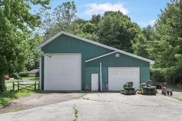 4080 Thar Road, Coloma, MI 49038