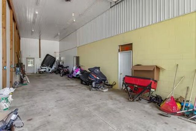 4080 Thar Road, Coloma, MI 49038