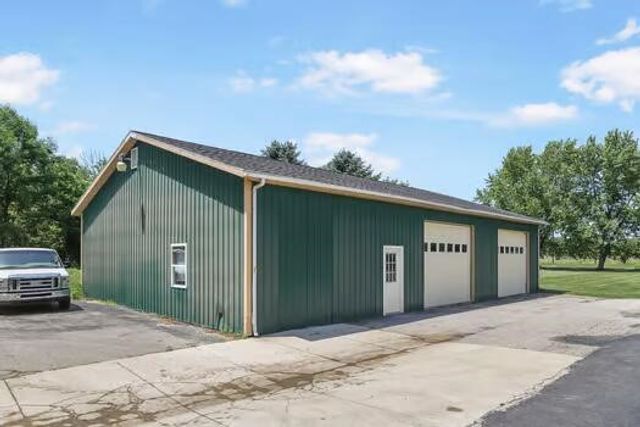 4080 Thar Road, Coloma, MI 49038