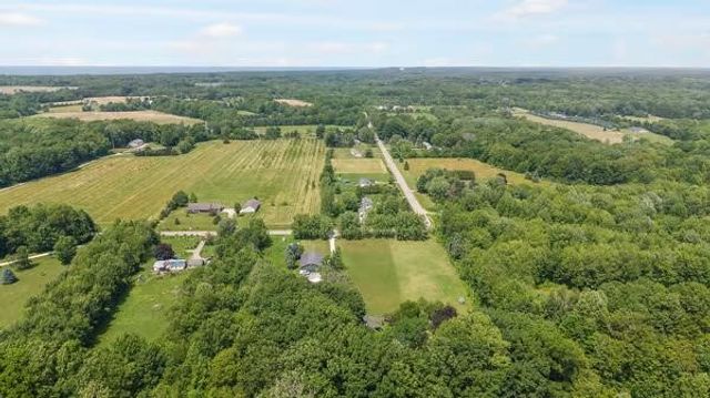 4080 Thar Road, Coloma, MI 49038