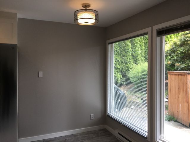 324 6th Avenue S, Kirkland, WA 98033