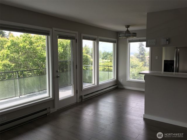 324 6th Avenue S, Kirkland, WA 98033