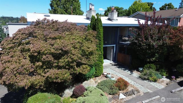 324 6th Avenue S, Kirkland, WA 98033