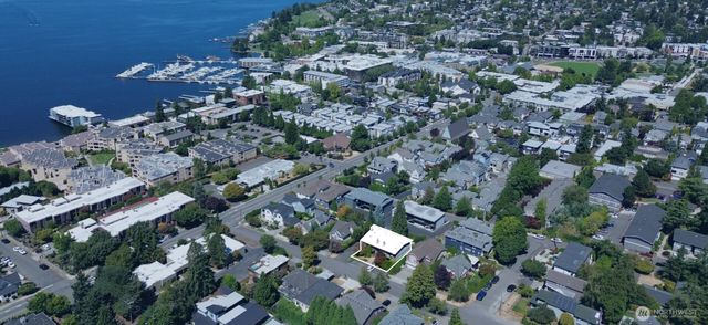 324 6th Avenue S, Kirkland, WA 98033