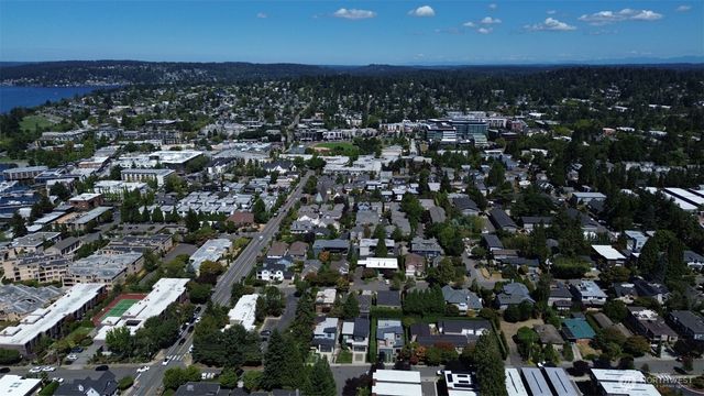 324 6th Avenue S, Kirkland, WA 98033