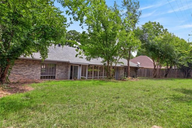 1212 Ridgecrest Street, Edmond, OK 73013