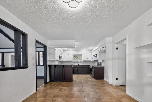 1212 Ridgecrest Street, Edmond, OK 73013