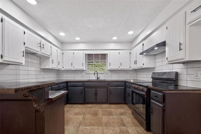 1212 Ridgecrest Street, Edmond, OK 73013