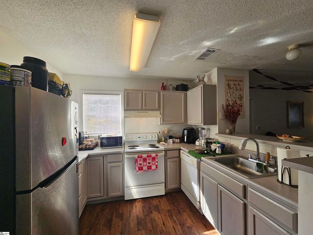 102 Universtiy Village Drive, Central, SC 29630