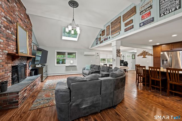 1968 Chalker Hill, Glastonbury, CT 06033