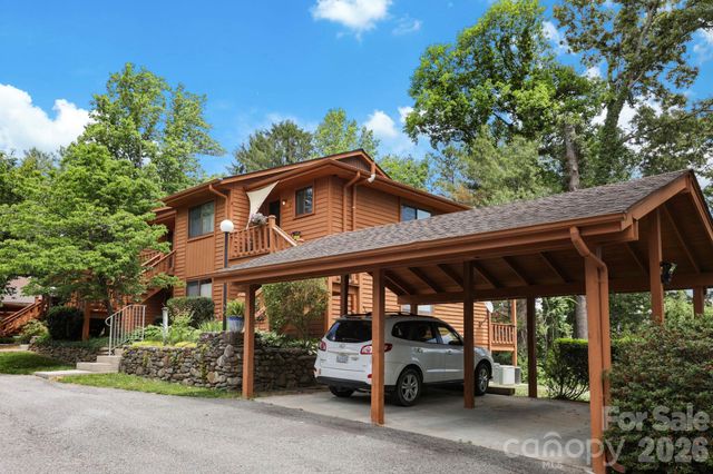 581 Courtwood Lane 4, Hendersonville, NC 28739