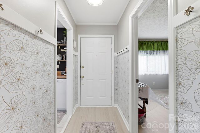 581 Courtwood Lane 4, Hendersonville, NC 28739