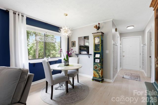 581 Courtwood Lane 4, Hendersonville, NC 28739