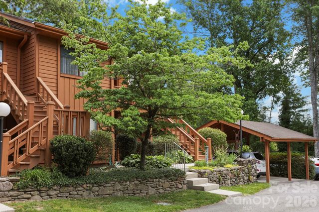 581 Courtwood Lane 4, Hendersonville, NC 28739