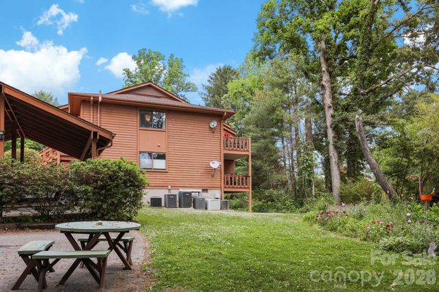 581 Courtwood Lane 4, Hendersonville, NC 28739