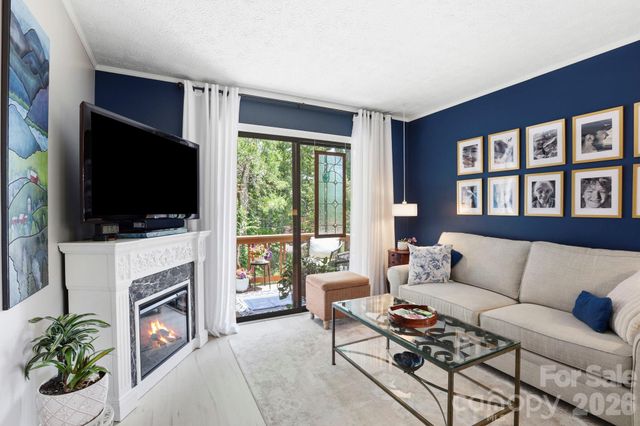 581 Courtwood Lane 4, Hendersonville, NC 28739