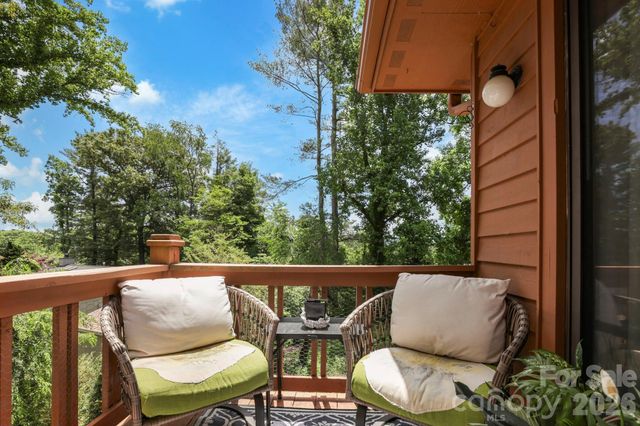 581 Courtwood Lane 4, Hendersonville, NC 28739