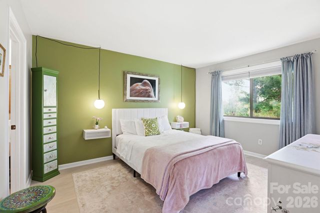 581 Courtwood Lane 4, Hendersonville, NC 28739