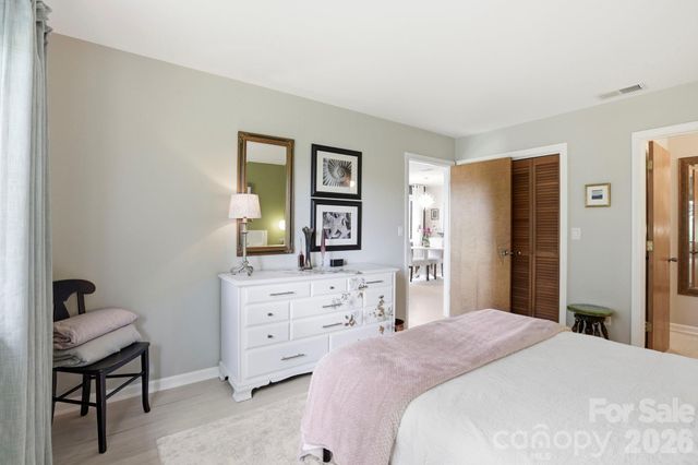 581 Courtwood Lane 4, Hendersonville, NC 28739
