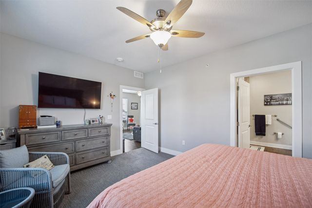 9065 Bishop Drive 117, West Des Moines, IA 50266