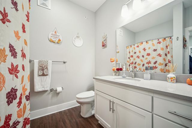 9065 Bishop Drive 117, West Des Moines, IA 50266