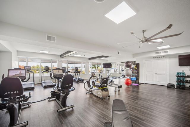 9065 Bishop Drive 117, West Des Moines, IA 50266